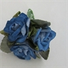 3 små blå kunstige blomster